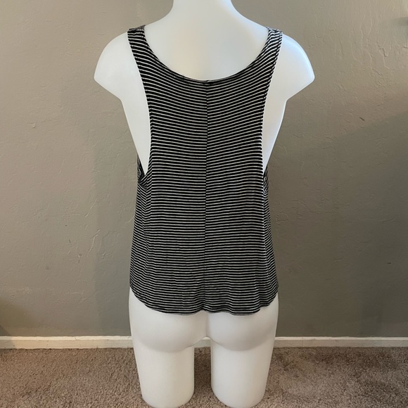 Black and White Flowing Crop Tank Top - Picture 2 of 5